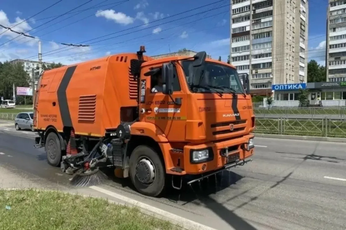 Дорожные службы Смоленщины получили 23 новые машины
