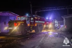 Под Смоленском ночью загорелся гараж