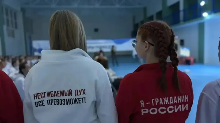 В Смоленске открылась смена «Волонтёров Победы» для 100 подростков